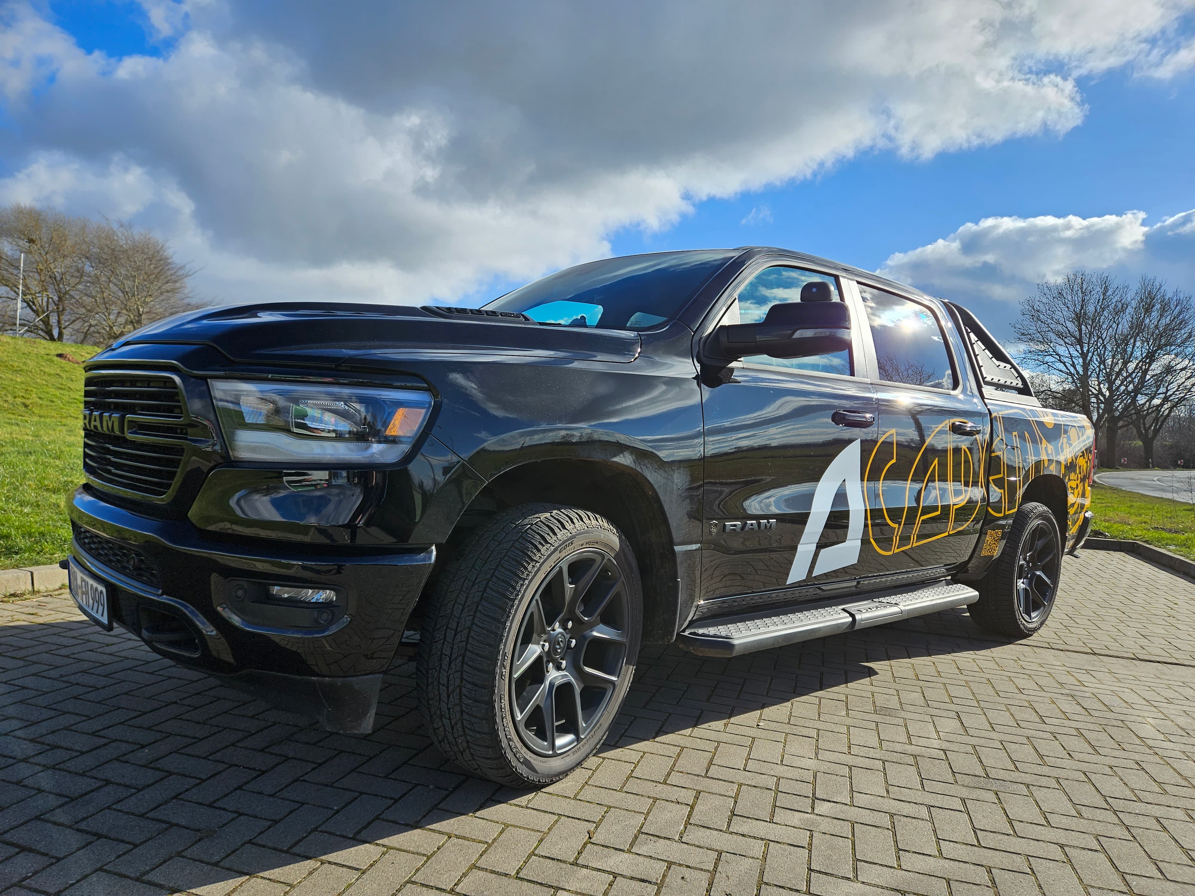 RAM 1500 5,7 Ltr. V8 Hemi